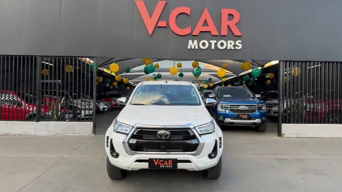 Toyota Hilux CD SRX Plus 4X4 2.8 TDI Die. Aut. 2024
