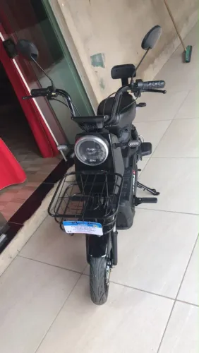 Bicicleta elétrica Altrax 1000w bateria removível 48v 60km preta