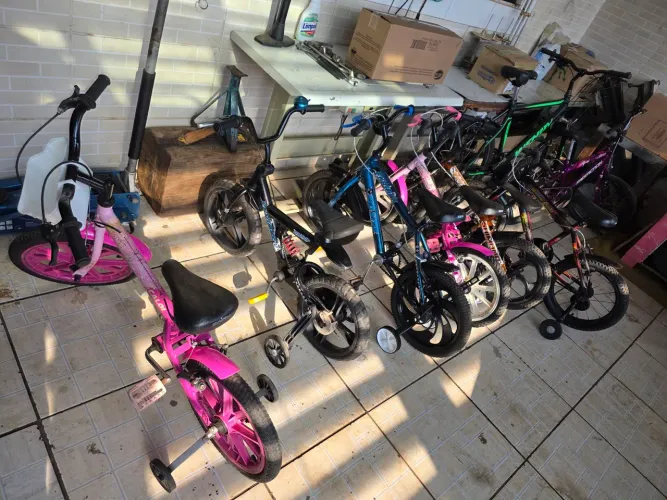Bicicletas aro 16 infantil menina e menino como novas!
