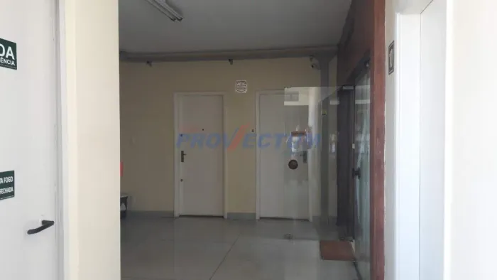 Sala à venda e locação no Centro