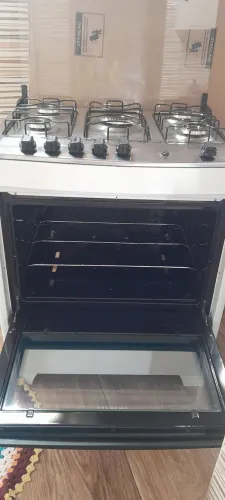 Vende-se um fogão daco de 5 bocas só tem um único problema o forno não está funcionando