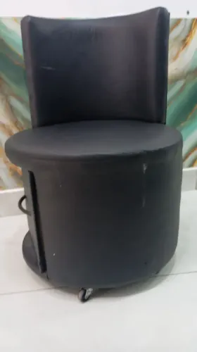 Cadeira de rodinhas para manicure 