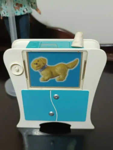 Barbie veterinária 2004