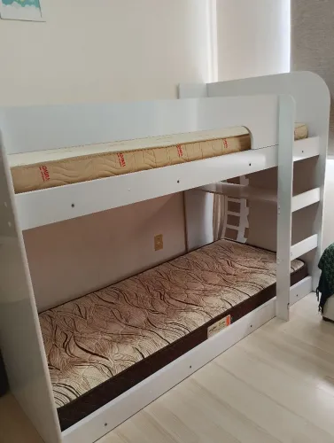 Beliche infantil com colchões