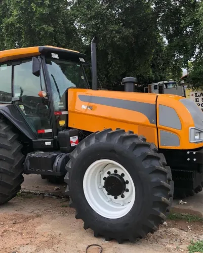 Trator Valtra BH180