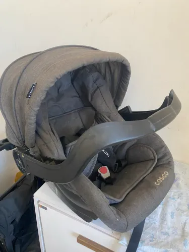 Kit carrinho e bebê conforto Cosco 
