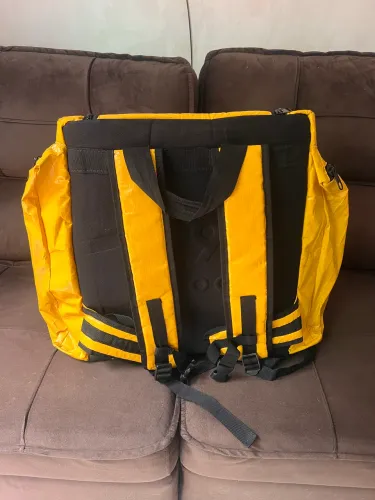 Título: Bag Térmica para entregador - Grande, Conservada e Pronta para Uso