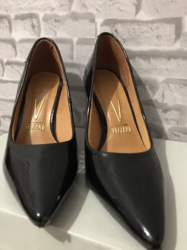 Scarpin Vizzano Preto em Sintético
