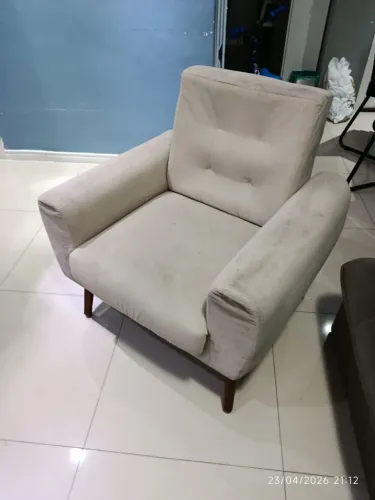 Poltrona e Mesa de Centro 