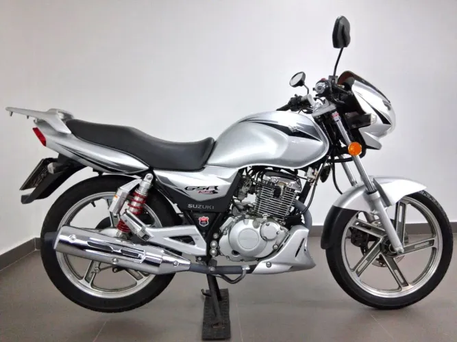SUZUKI GSR 125 S