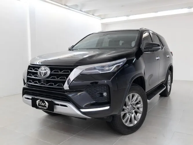 Toyota Hilux SW4 SRX 4X4 2.8 TDI 16V Dies. Aut. 2023