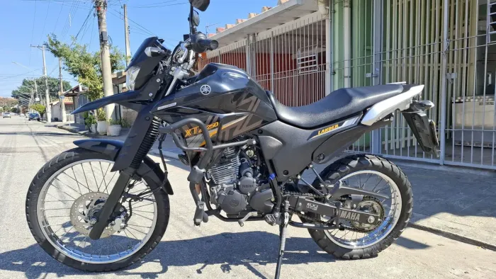 XTZ 250 Lander 2019 - 2 donos - 33.000Km - Feita revisão de 30.000km