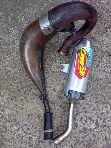 Curva e ponteira de KTM SX 85 