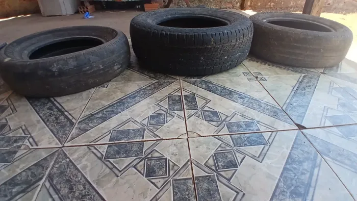 Vendo 3 pneus