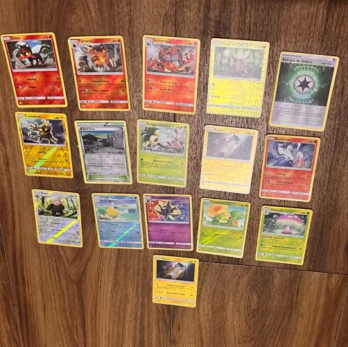 Cartinhas Pokémon brilhantes contém 16 em excelente estado