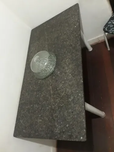 Mesa de mármore com 4 cadeiras