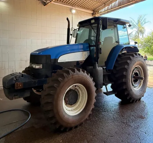 Trator New Holland TM7040 180cv 2013 - Parcele