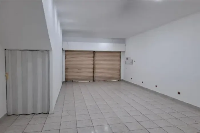 Salão para aluguel possui 120 metros quadrados em Vila Santa Edwiges - vila dos remédios -