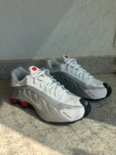 Nike Shox R4 tam. 42