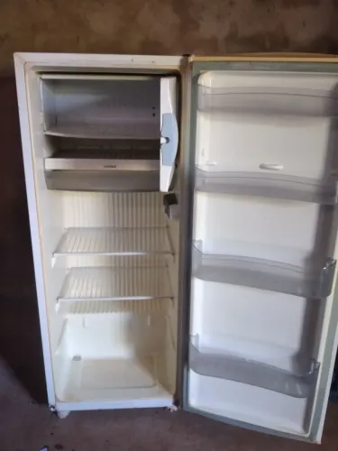 Vendo geladeira funcionando perfeitamente