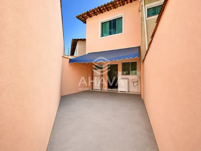 Casa Geminada com 3 Quartos sendo 1 Suíte à Venda, 147m², 1 Vagas, Bairro Santa Mônica, pr