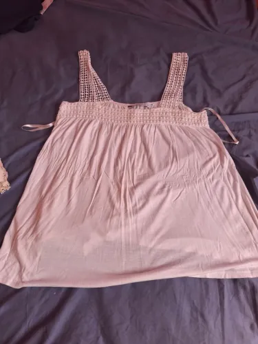Vendo Blusa branca.
