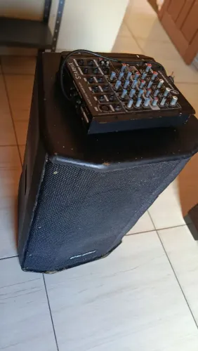 Caixa de som Oneal/mais mesa