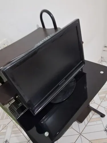 Monitor tanto pra uso como computador/TV