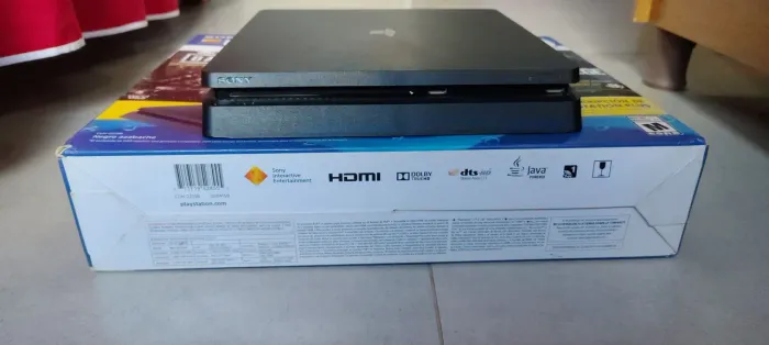 PS4 slim 1TB