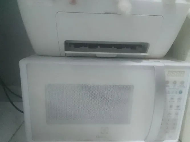 Vendo Impressora HP e Microondas semi usados e em ótimo estado.
