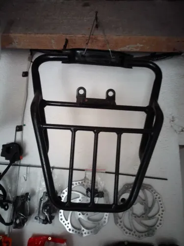 Vendo garupa de moto! Serve na fan e na Titan 150!