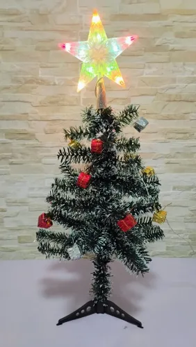 Kit 1 árvore de natal pequena, acompanha enfeites e estrela