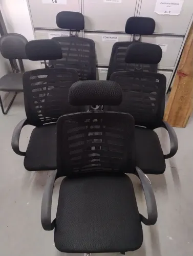Conjunto de cadeiras de escritório 