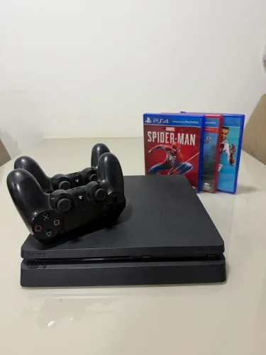 PS4 1TB Completo com 2 Controles e 3 Jogos - Excelente Estado