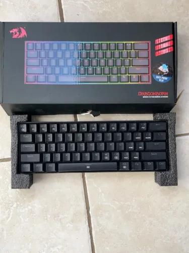Teclado Mecânico Gamer Redragon Dragonborn K630 RGB - 61 Teclas