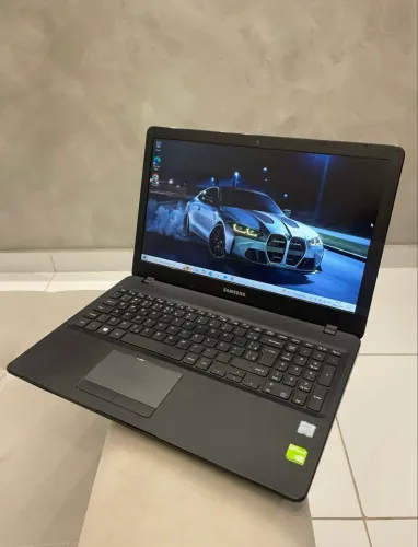 Notebook i5 7ª Ger/ Placa de vídeo/ 8GB RAM/ Funcionando perfeitamente 