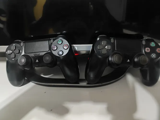 Controle Playstation 4 ( Os Dois)