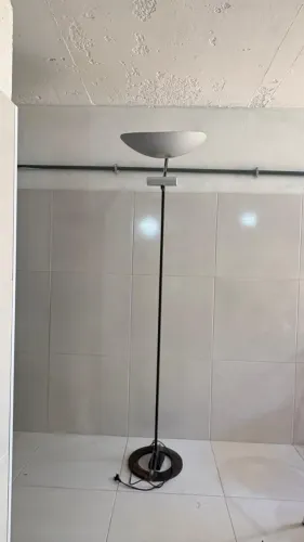 Luminária antiga industrial - peça raríssima, ideal para restauração
