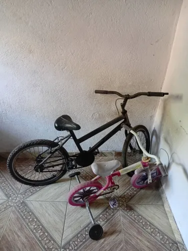 Duas bicicletas