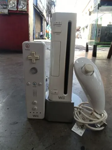 Nintendo Wii + 9 jogos originais