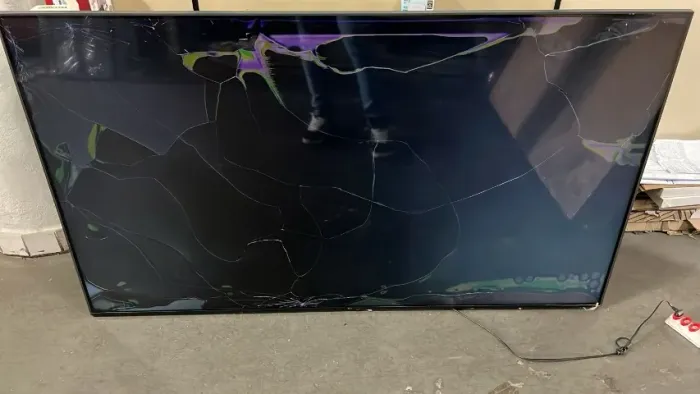 Televisão LG 75 POLEGADAS MODELO 75UR8750PSA (TELA QUEBRADA)