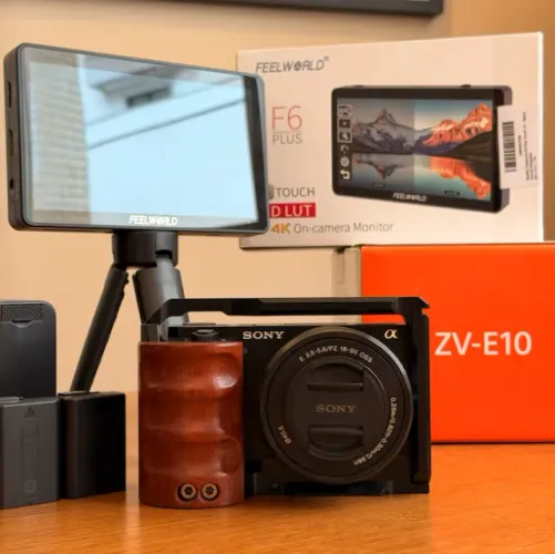Sony ZV-E10 kit + monitor FeelWorld e acessórios