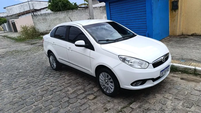 Fiat Grand Siena Essence 1.6 Flex 16V 2015