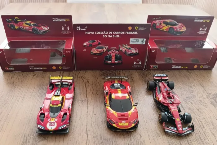 Três miniaturas 1/41 Ferrari Burago Controle Remoto