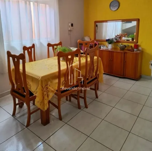 Casa à Venda na Vila Lúcia, São Paulo-SP: 3 Quartos, 2 Banheiros, 2 Vagas de Garagem, 250,