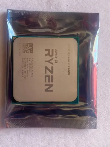 Processador Ryzen 2200g + Cooler e Placa de Suporte Originais.