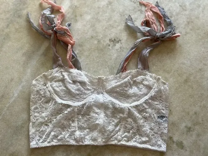 Cropped corset renda branco aesthetic nunca usado