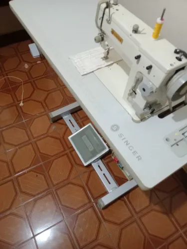 Máquina de costura Singer Industrial 220V