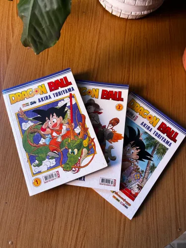3 mangás usados em ótimo estado