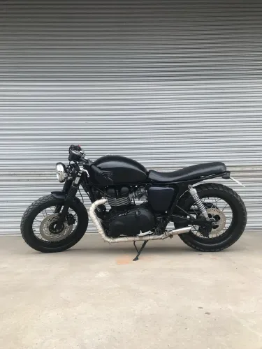 Triumph Bonneville T100 Custom Café Racer